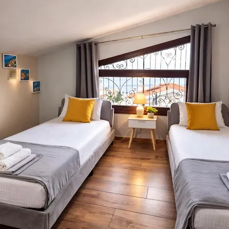 Teo's Seaview Specious Apartment, Near Harbor *