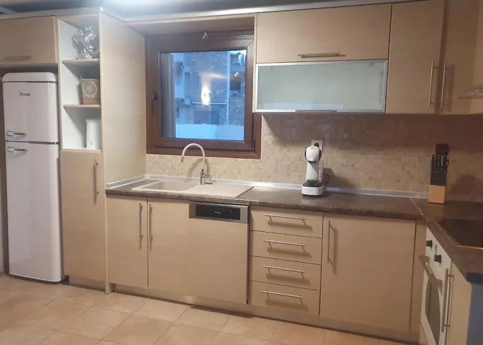 Teo's Seaview Specious Apartment, Near Harbor * Nikiti (Sithonia)