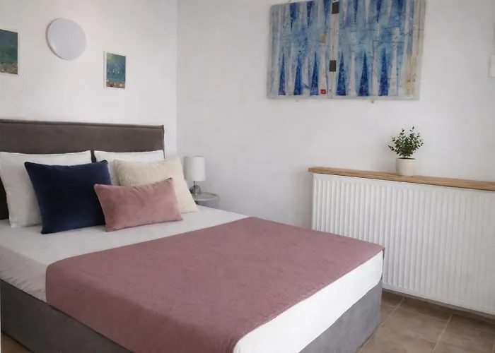 Апартаменты Teo's Seaview Specious Apartment, Near Harbor Никити